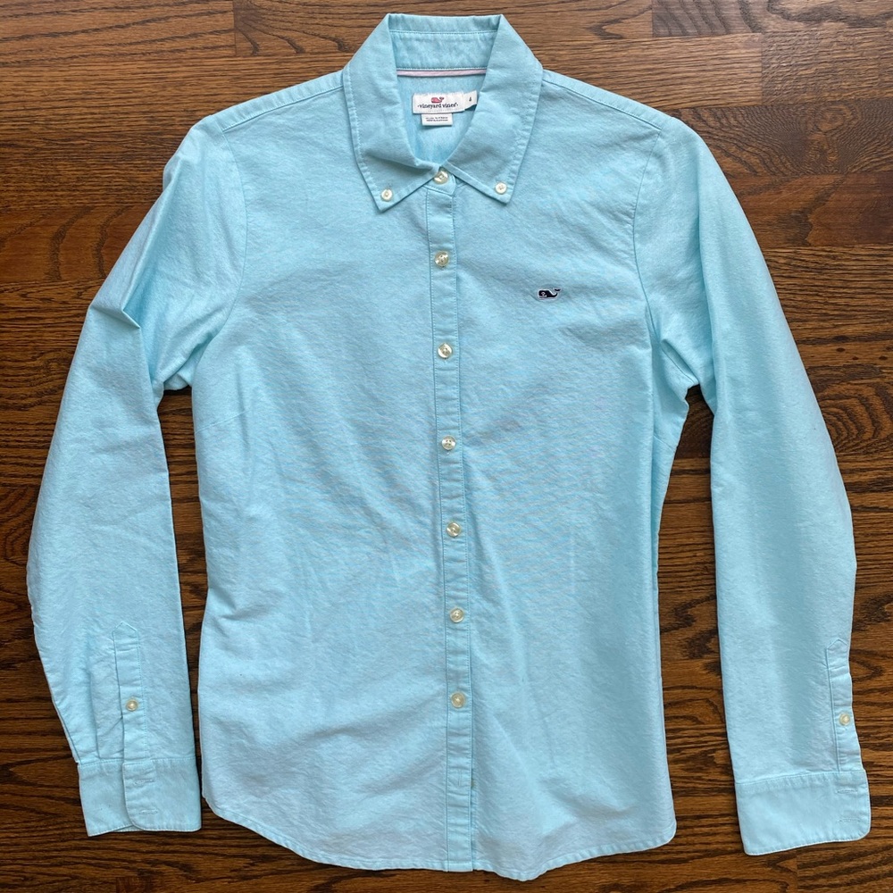 Women’s Vineyard Vines long-sleeve button down